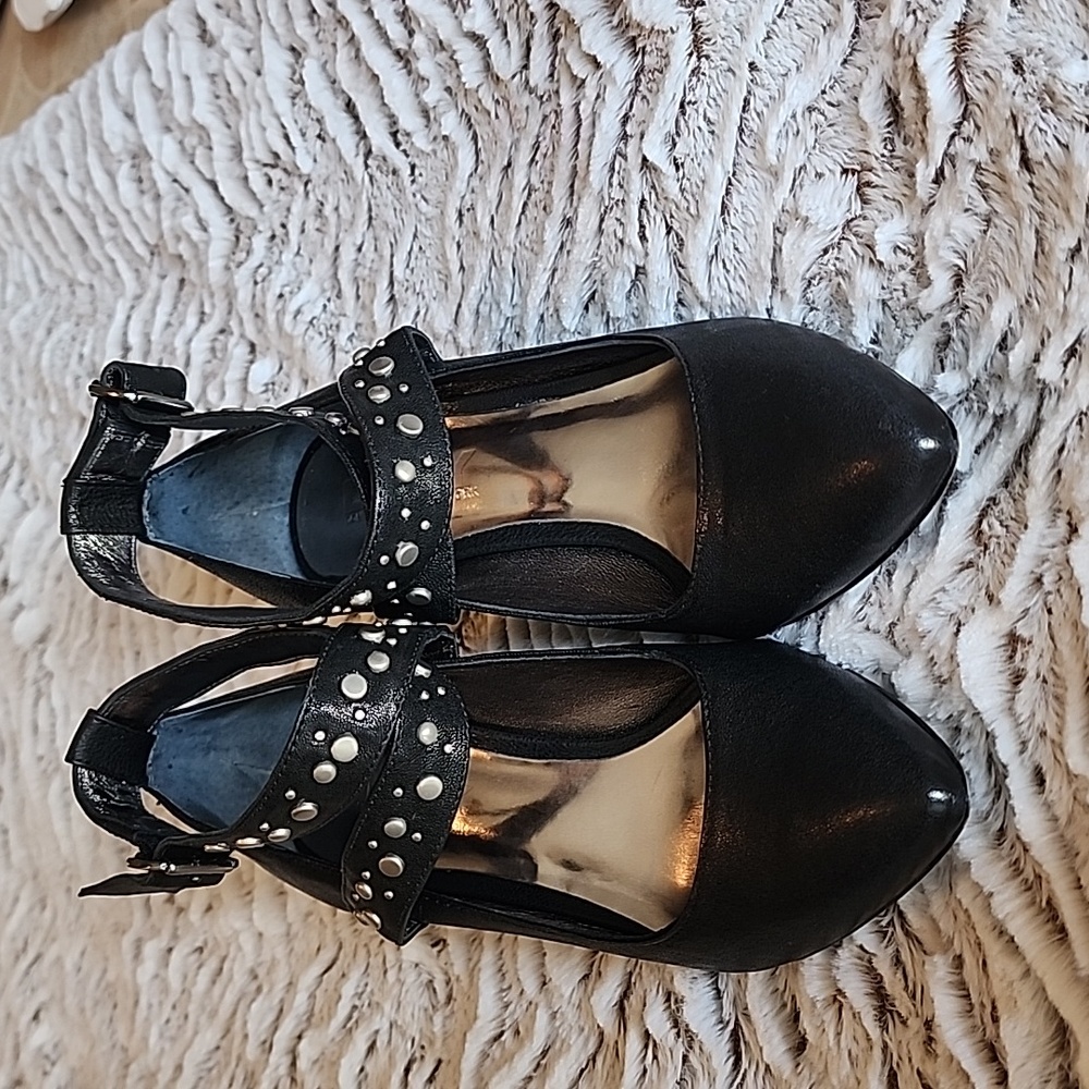 DKNY Laci Embellished Strappy Pump 2.5" heel. Size 5.5 &Dustbag - Picture 2 of 15